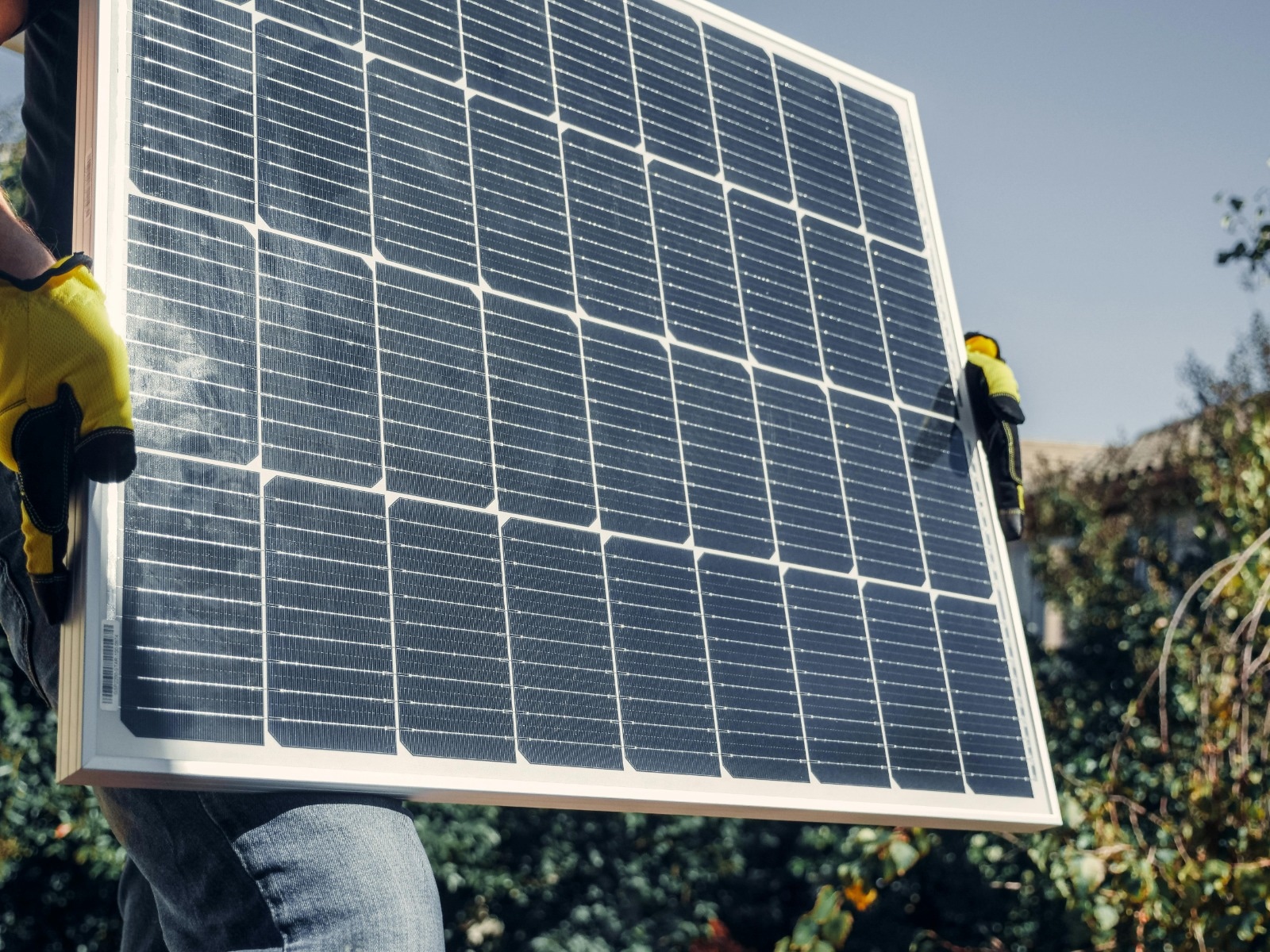 Commercial Solar Panels Nottingham: Custom Systems for Every Business