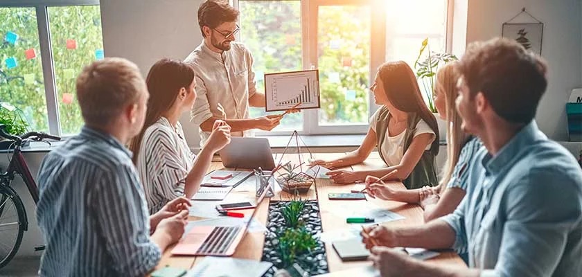 COMPETITOR PRICING PATTERNS THAT PREDICT MARKET DISRUPTION