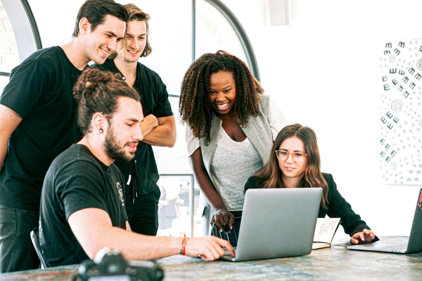 How Online Marketing Edmonton Can Increase Leads and Sales
