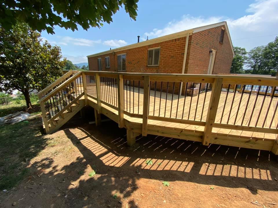 Acworth Deck Contractor – Deck Repairs & Upgrades