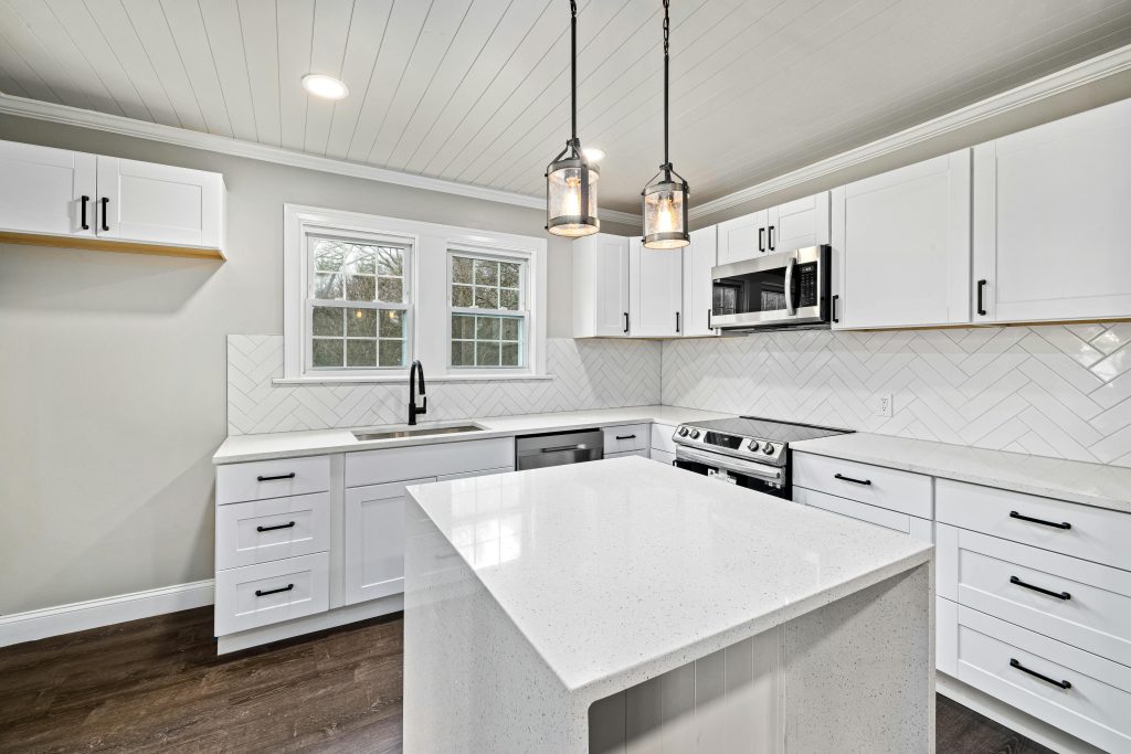 High-End Kitchen Remodeling with Exceptional Craftsmanship