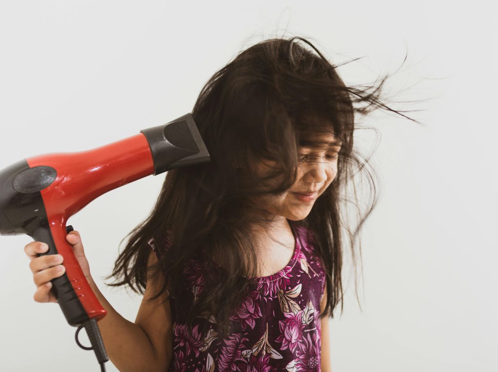 Ionic Hair Dryer That Reduces Static and Split Ends