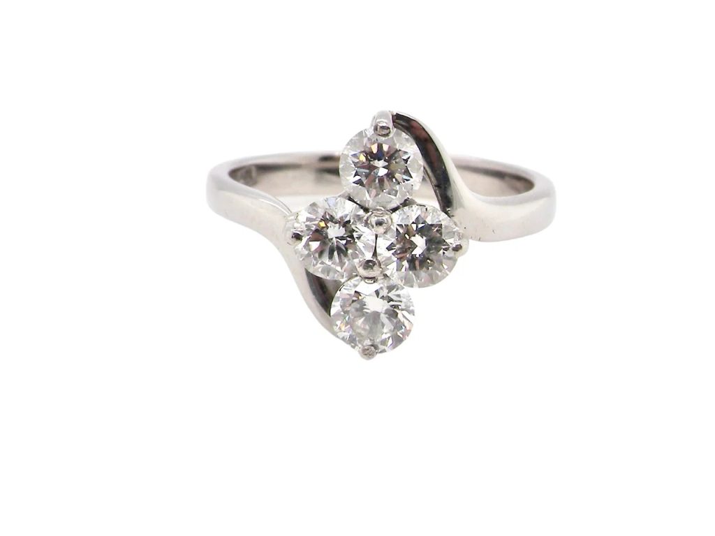 Simple Engagement Rings Designed to Be Part of Your Family’s Story